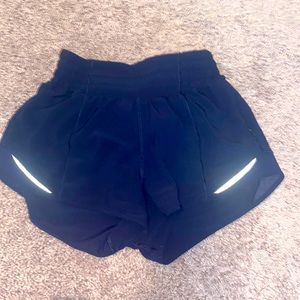 True navy hottie hot Lululemon shorts.